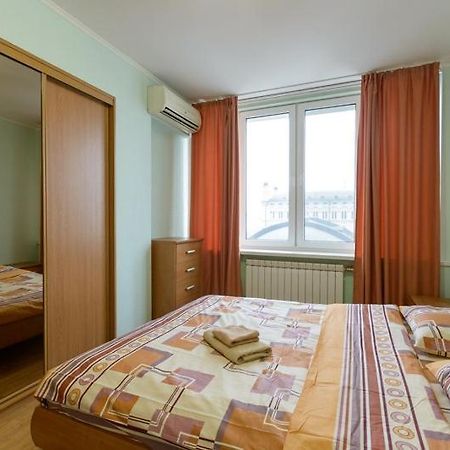 Апартаменти 3-Кімнатні Поруч З М. Театральна キエフ エクステリア 写真